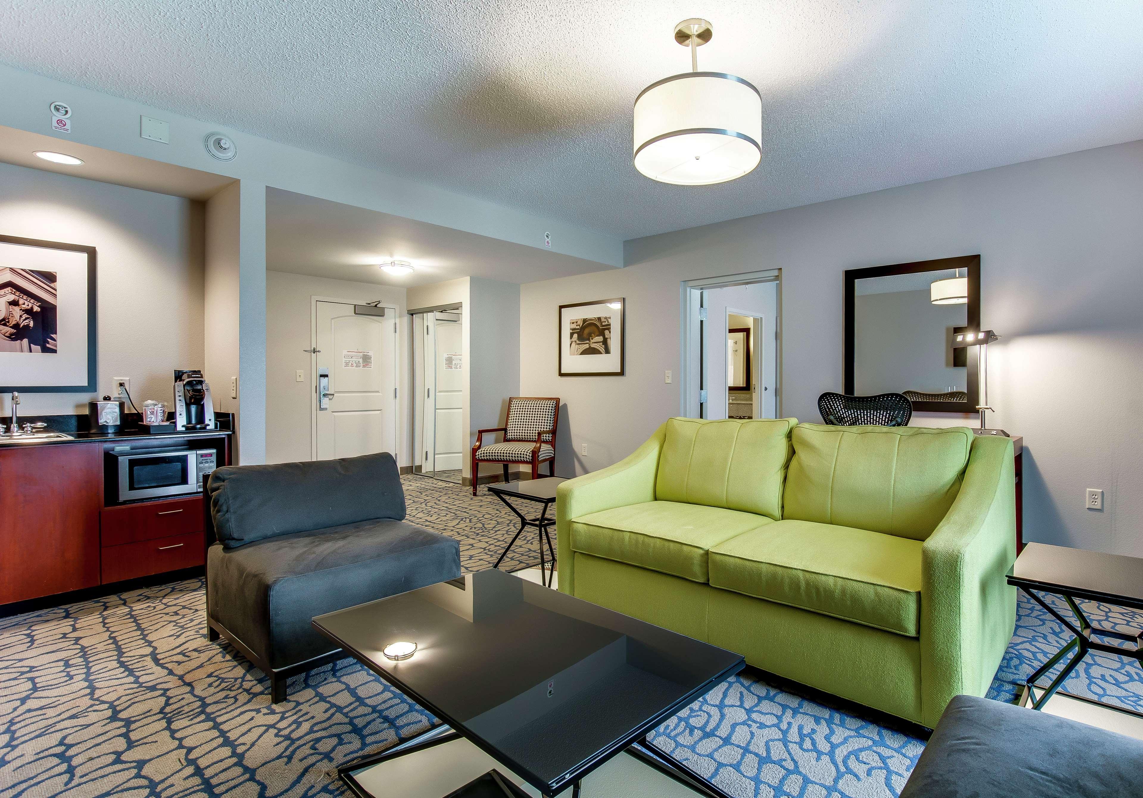 Hilton Garden Inn Louisville-Northeast Экстерьер фото
