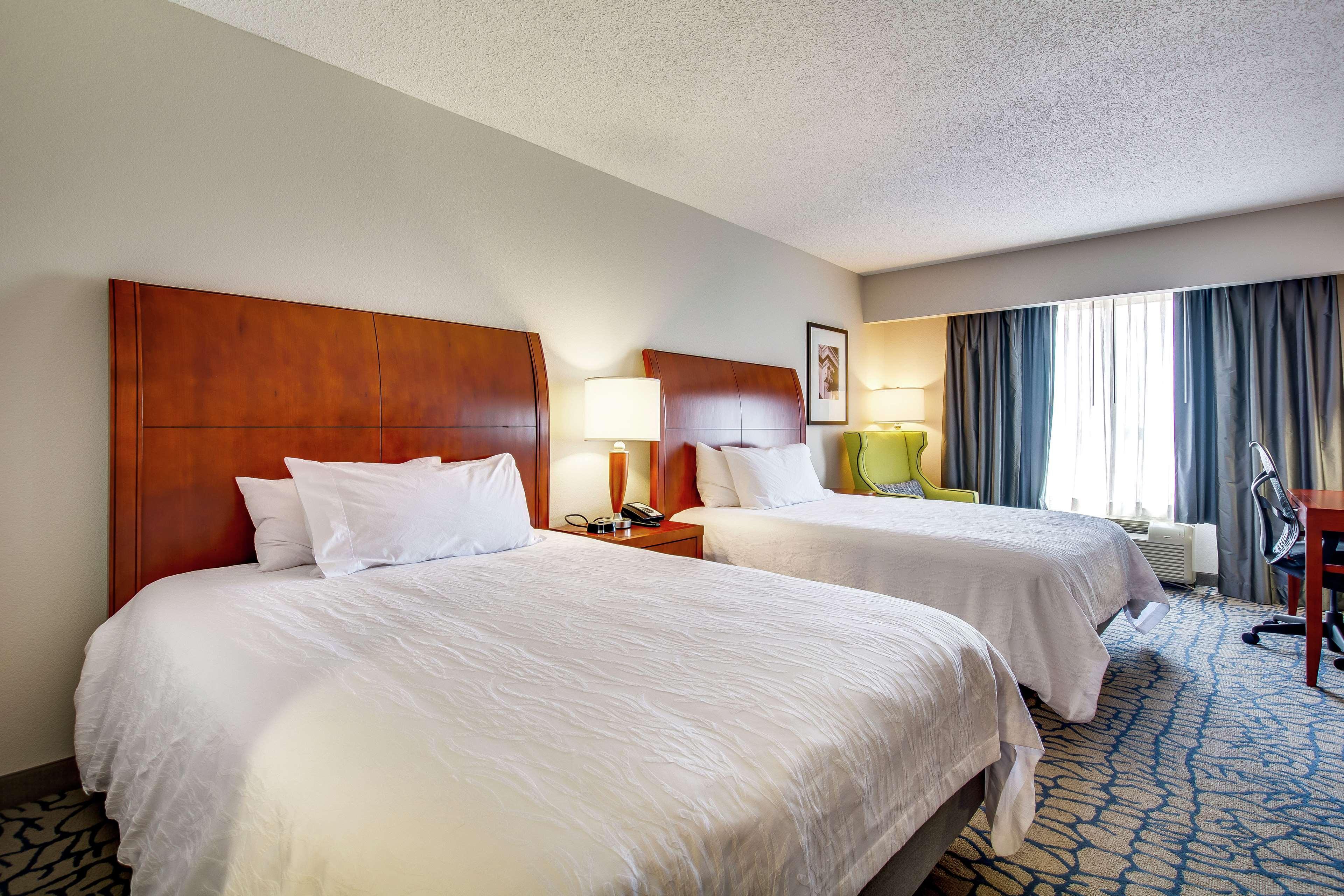 Hilton Garden Inn Louisville-Northeast Экстерьер фото
