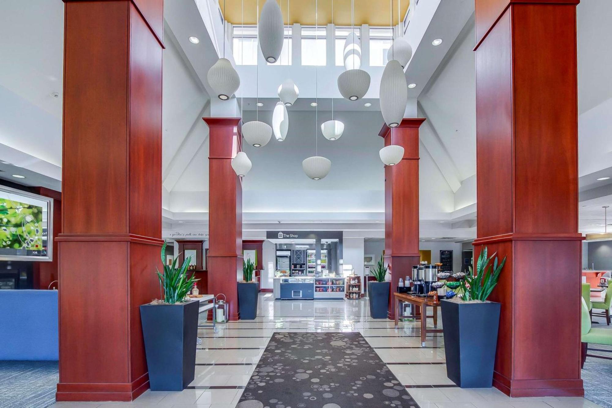 Hilton Garden Inn Louisville-Northeast Экстерьер фото