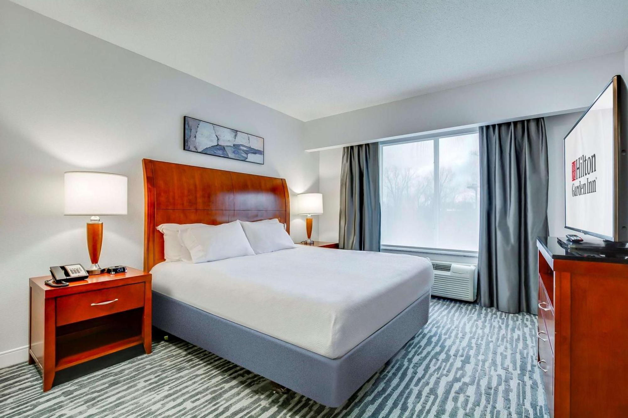 Hilton Garden Inn Louisville-Northeast Экстерьер фото